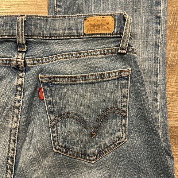 Levi’s 529 light blue curvy boot cut, distressed, straight leg jeans size 8 - Picture 8 of 11